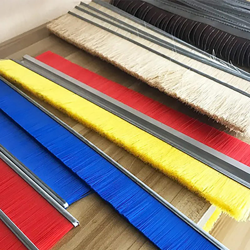 Les petites brosses de nettoyage de tuyaux Vanico Strip Brush peuvent être personnalisées en taille et en matériau.